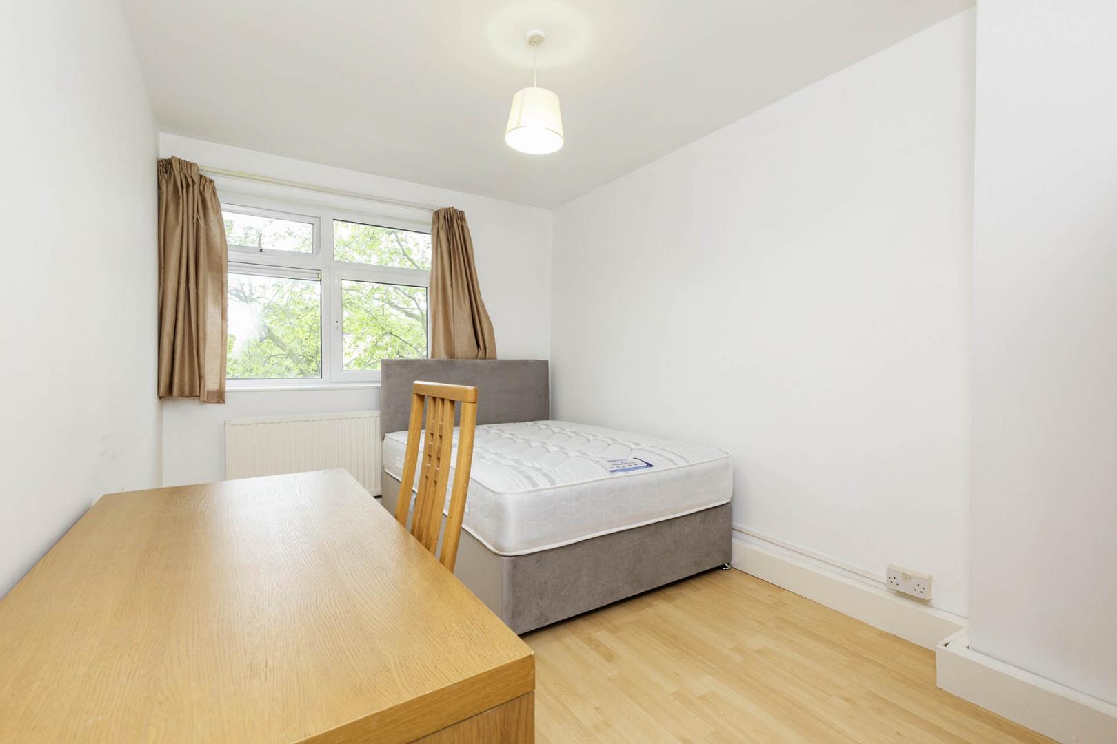 			NEW INSTRUCTION!, 4 Bedroom, 1 bath, 1 reception Flat			 Hilldrop Road, Tufnell Park